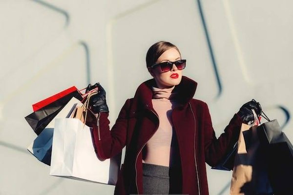 Comment s'offrir une pièce de mode brodée de luxe sans se ruiner ?