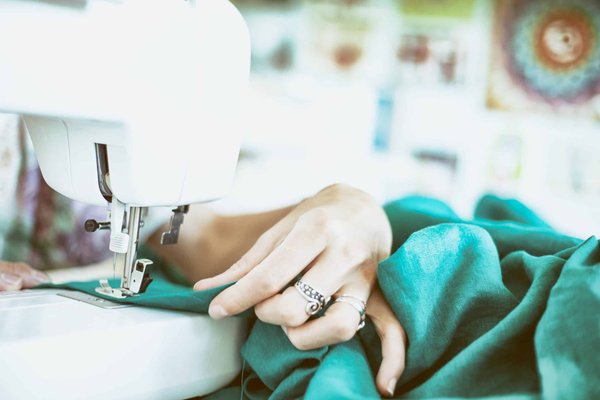 Quelles machines à broder choisir pour des broderies faciles ?
